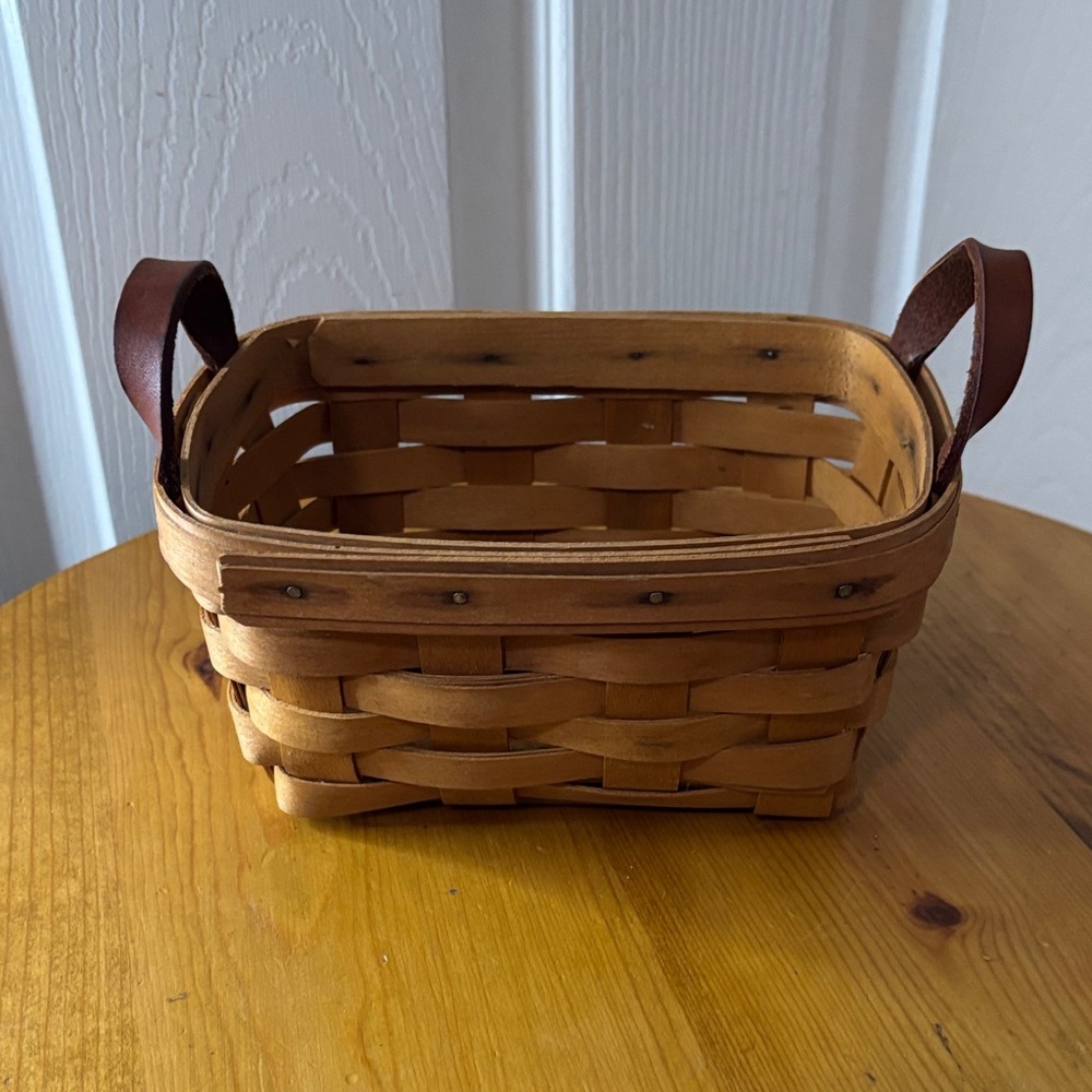 1999 Longaberger Rustic Brown Woven Basket with Leather Handles